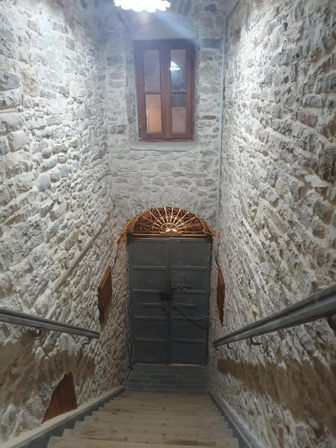 Santa Room-old Bazaar Center-gjirokaster Gasthof *
