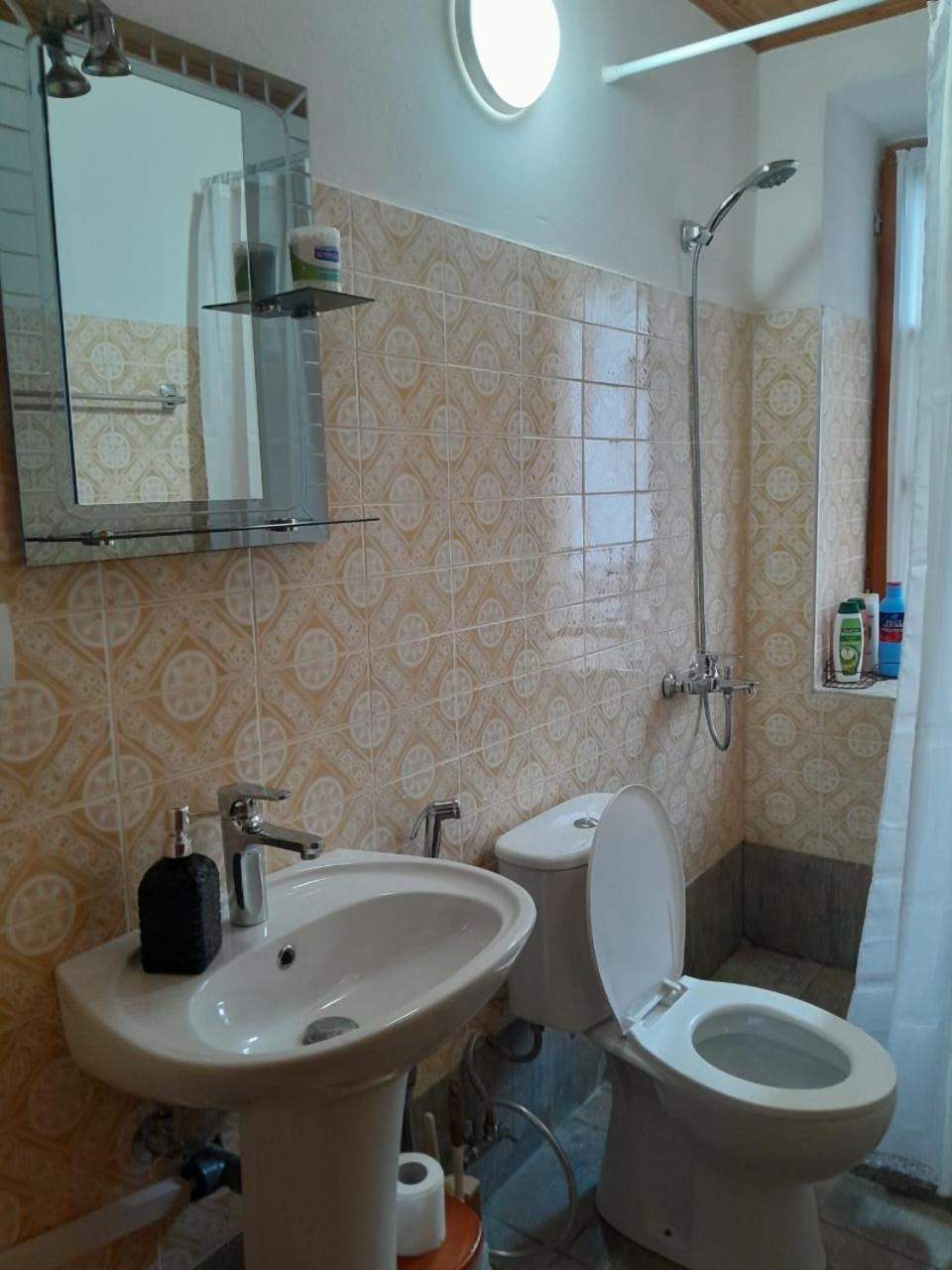 Gasthof Santa Room-old Bazaar Center-gjirokaster *