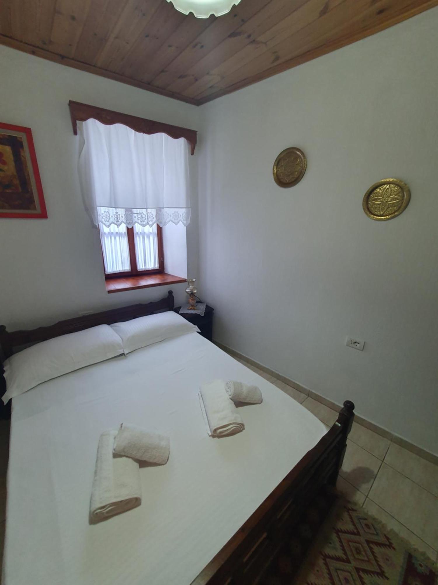 Santa Room-old Bazaar Center-gjirokaster *