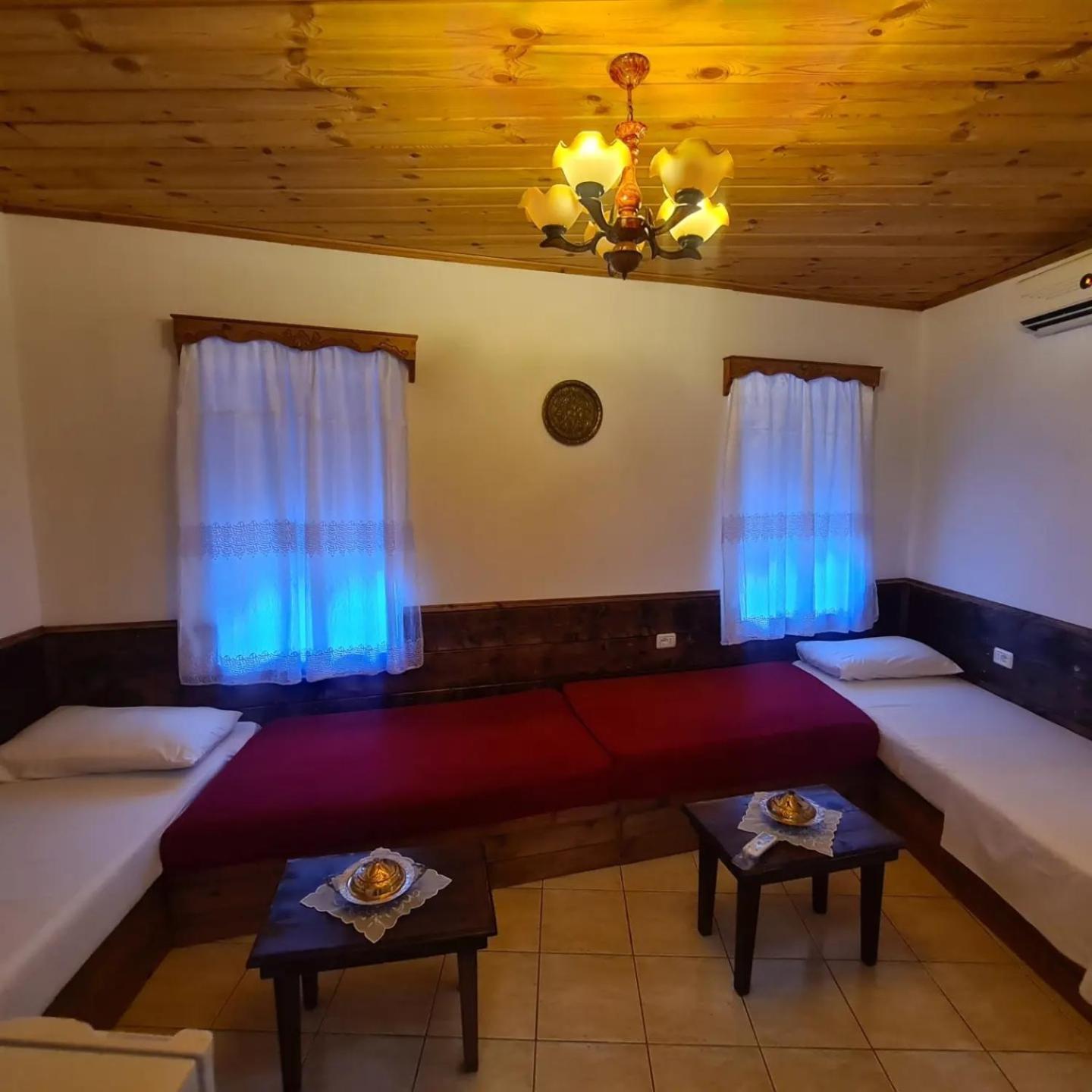 Santa Room-old Bazaar Center-gjirokaster Gasthof